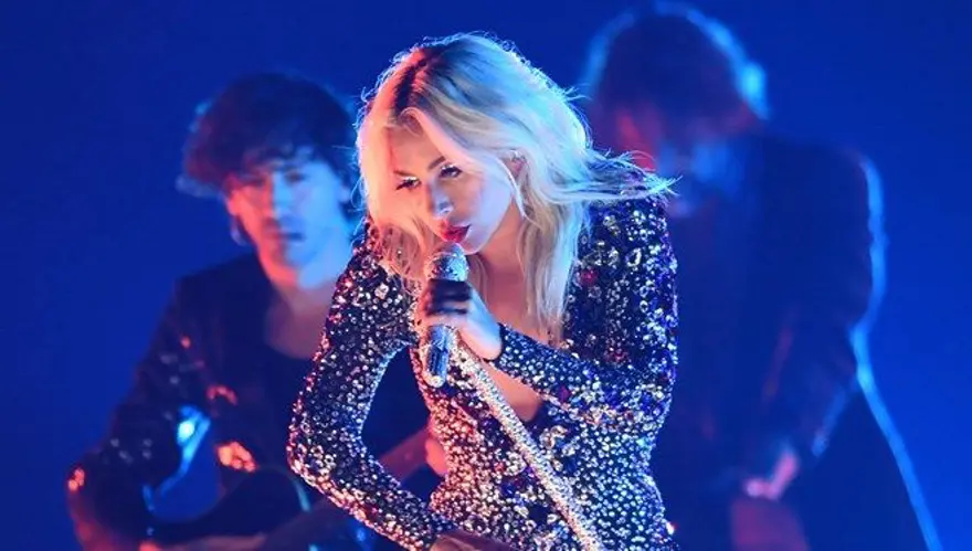 Şarkıcı Lady Gaga hamile mi? 1