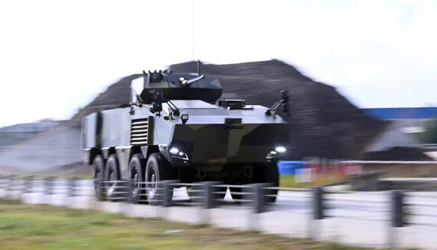Yerli motorlu 8x8 Arma II görücüye çıktı 11