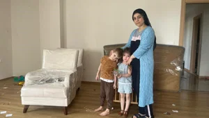 Bursa'da iki çocuk annesi kadın, kirayı ödeyemeyince evsiz kaldı Bursa'da iki çocuk annesi kadın, kirayı ödeyemeyince evsiz kaldı