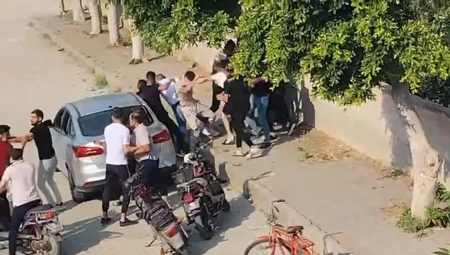 Tartışma meydan savaşına dönüştü: 17 kişi birbirine girdi 1
