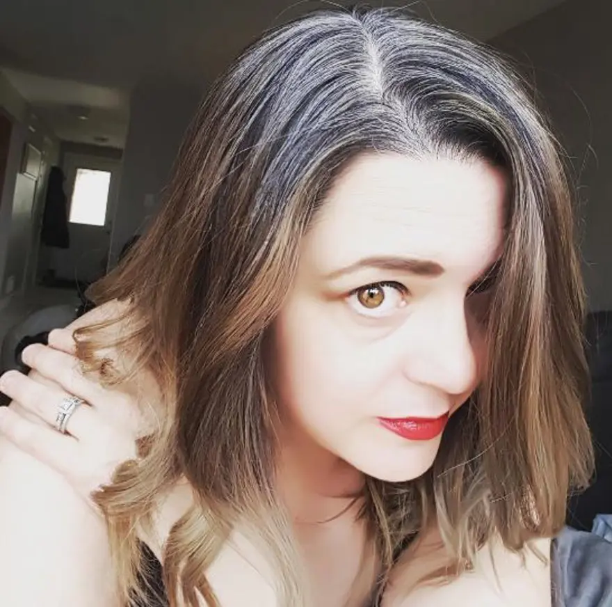 Beyaz saçıyla barışan kadınlar 12