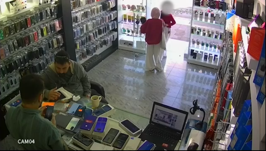 Mersin'de 2 aylık köpeği severken öldürdüler! 3