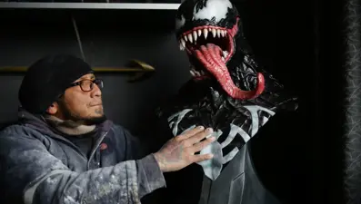 Bolivya'daki heykeltıraş, çizgi roman ve film karakterlerini yeniden oluşturuyor