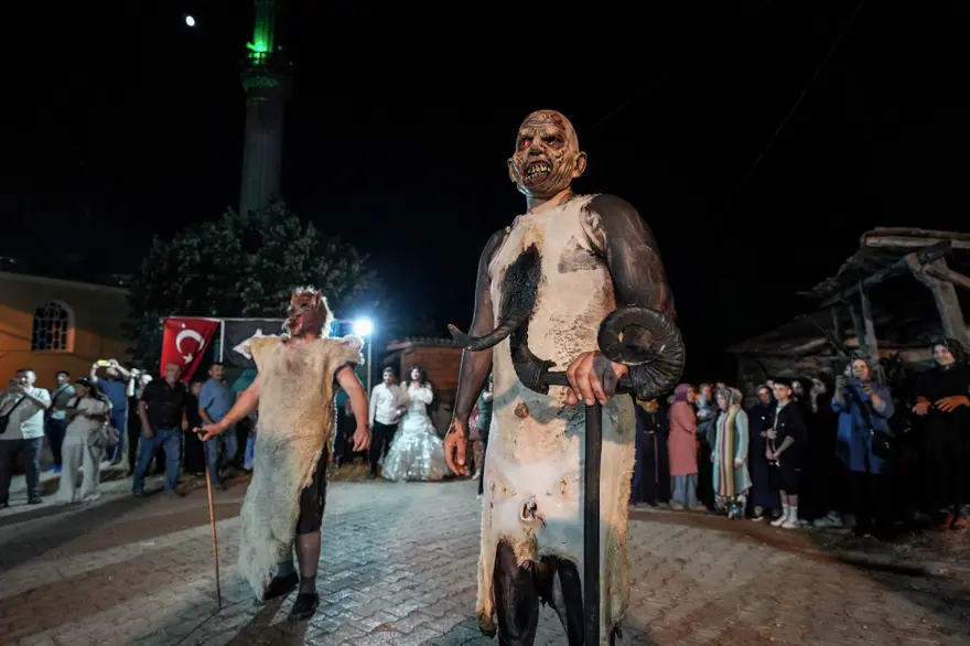 Osmanlı ordusunun 'Deliler'i canlanıyor! 2 asırlık Alabaş geleneği hem korkutuyor hem de eğlendiriyor 1