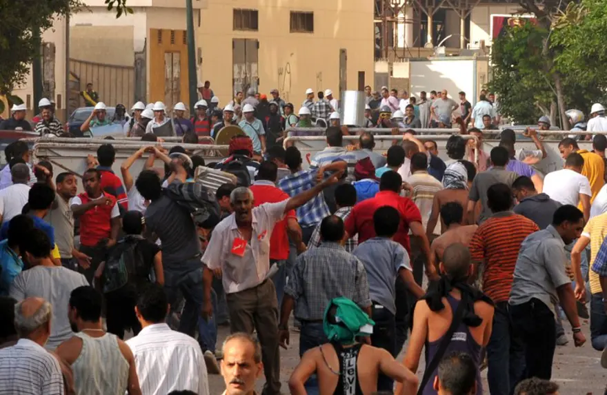 Mursi'ye 'istifa et' isyanı 15