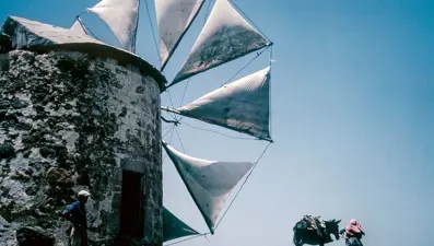 Ara Güler'in yeni sergisi "Renkli Anadolu" ziyarete açılıyor