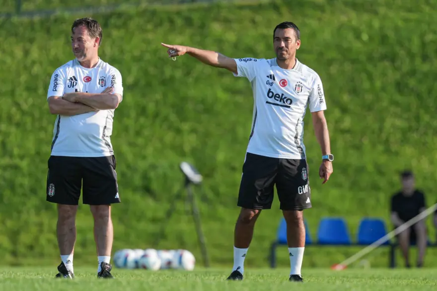 Beşiktaş'ta ayrılacak isimler netleşiyor: Van Bronckhorst'un raporu bekleniyor 1 Beşiktaş'ta ayrılacak isimler netleşiyor: Van Bronckhorst'un raporu bekleniyor 1