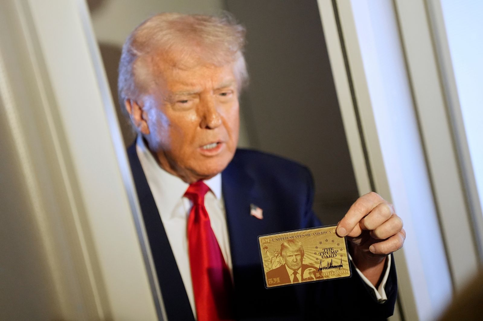 Trump’ın “Altın Kart”ına büyük ilgi: 68 bini aşkın kişi başvurdu