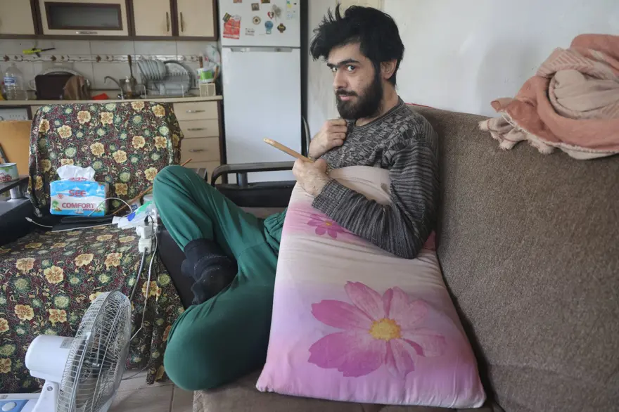 "SADECE TELEFON VE BİLGİSAYARLA OYNUYOR" 3 "SADECE TELEFON VE BİLGİSAYARLA OYNUYOR" 3