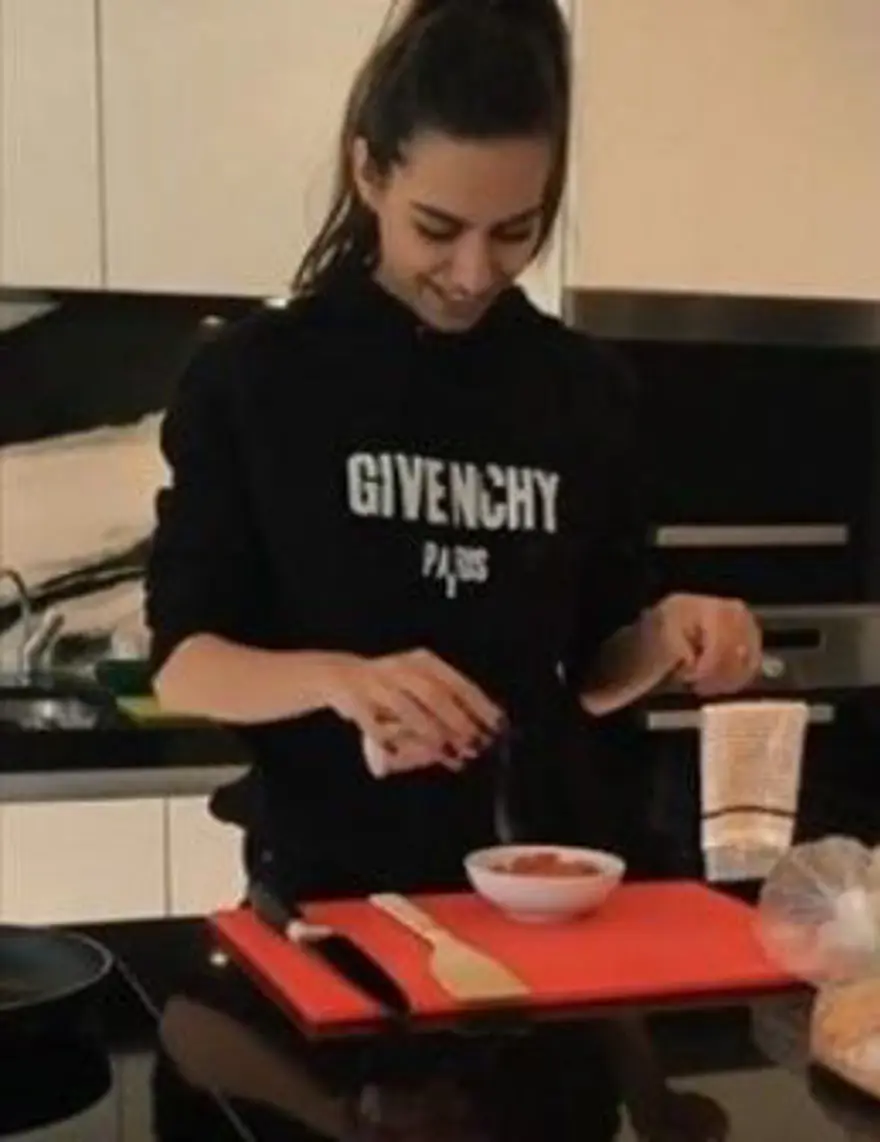 Mesut Özil'den Amine Gülşe'ye özel parti 4 Mesut Özil'den Amine Gülşe'ye özel parti 4