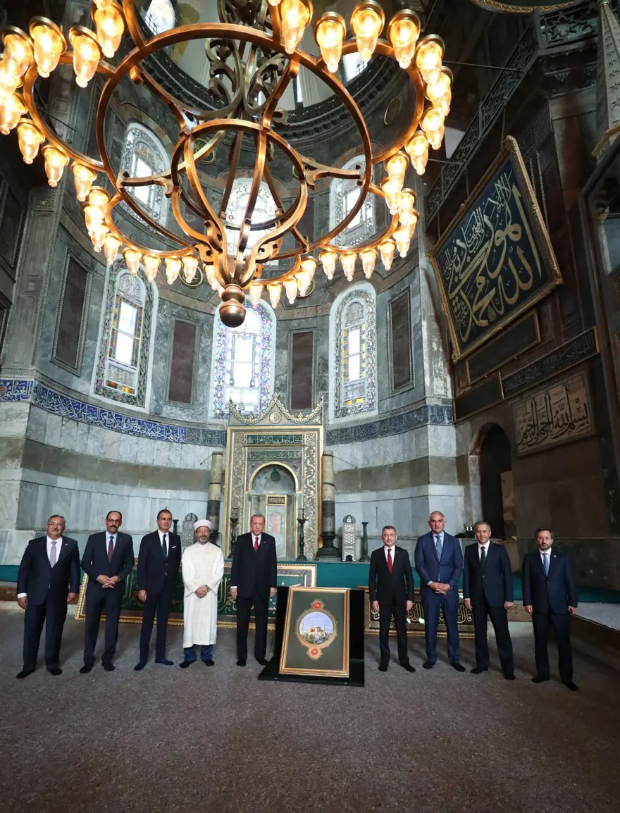 Ayasofya'da 86 yıl sonra ilk namaz Ayasofya'da 86 yıl sonra ilk namaz