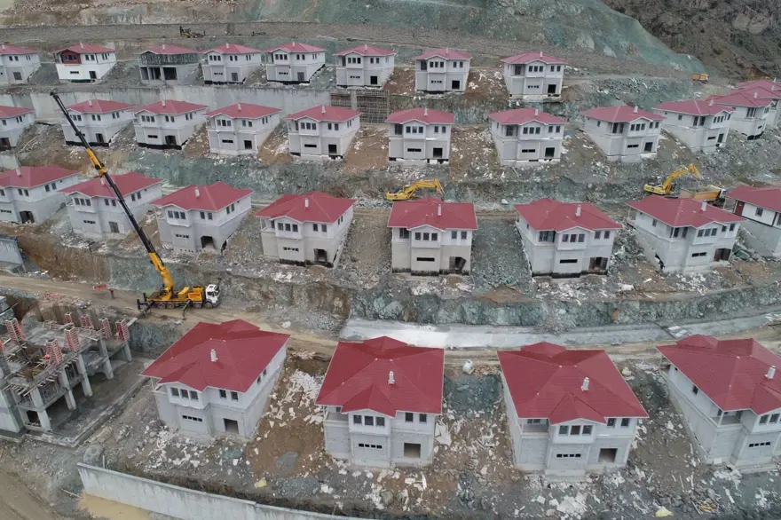 Su altında kalacak Yusufeli, 5 ayda taşınacak 15