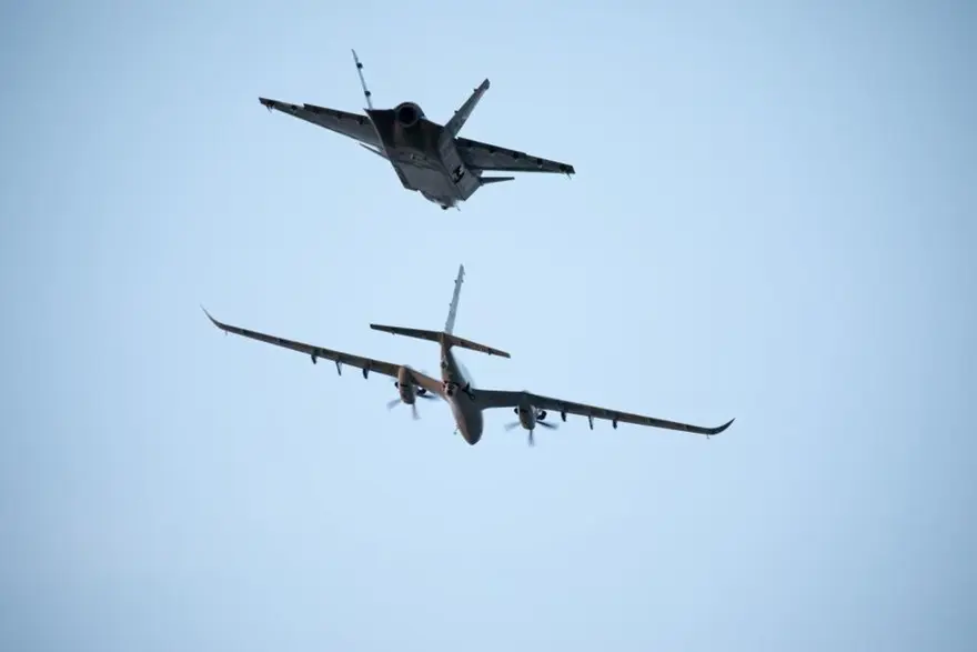 KIZILELMA VE AKINCI'DAN KOL UÇUŞU 44