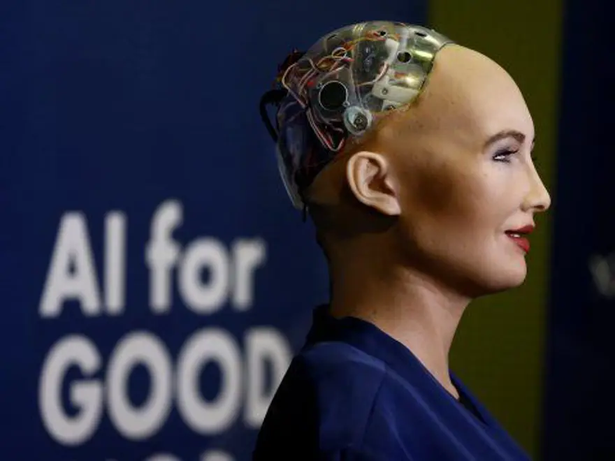 Dünyanın ilk vatandaş robotu Sophia Türkiye'ye geliyor 1