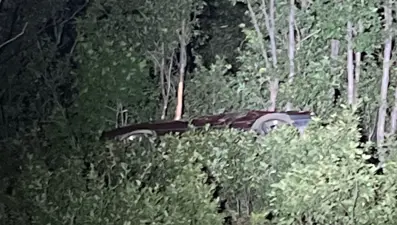 Tunceli’de otomobil şarampole yuvarlandı: Sıkışan 2 kişi kurtarıldı