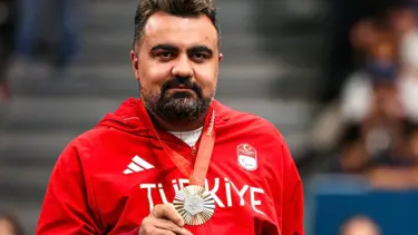 Milli para masa tenisçisi Nesim Turan raketine veda etti