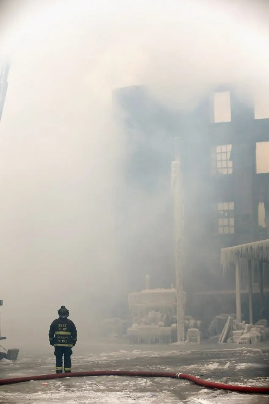 İtfaiyenin buzla mücadelesi 25