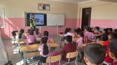 Jandarmadan 225 öğrenciye güvenli trafik eğitimi