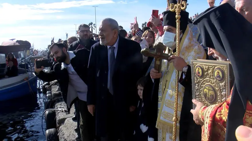 Bakırköy ve Ortaköy'de haç çıkarma töreni 