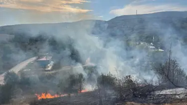Samsun'da örtü yangını korkuttu