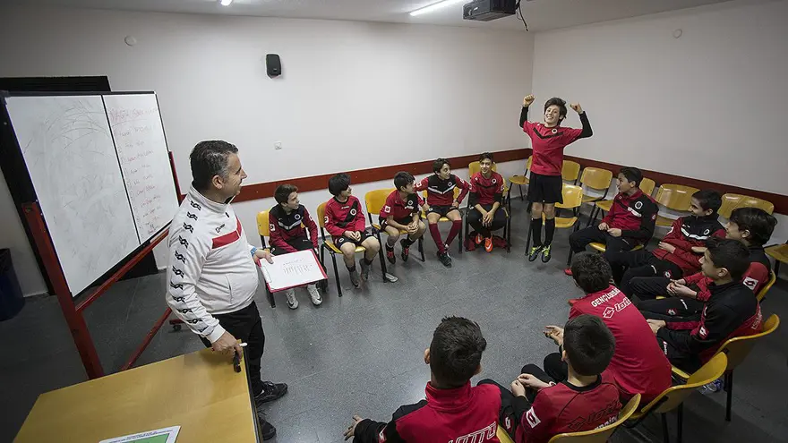 Milli yıldız Arda Güler'in futbol hikayesi: Top toplayıcılıktan dünya devlerinin radarına 4