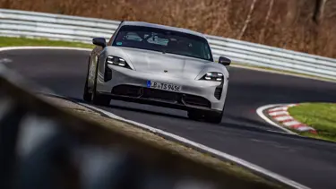Porsche Taycan Nürburgring’de rekor kırdı: Tesla'yı geride bıraktı