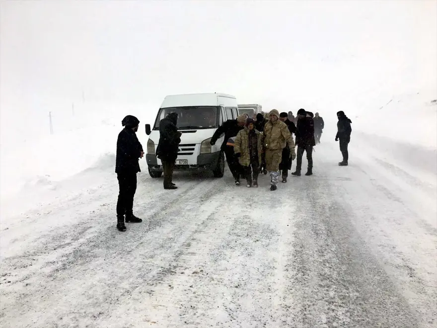 Van'da çığ felaketinin olduğu bölgeden fotoğraflar 6