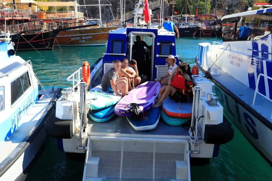 SAATİ SESLİ KOMUT OLARAK ALGILADI 6 SAATİ SESLİ KOMUT OLARAK ALGILADI 6