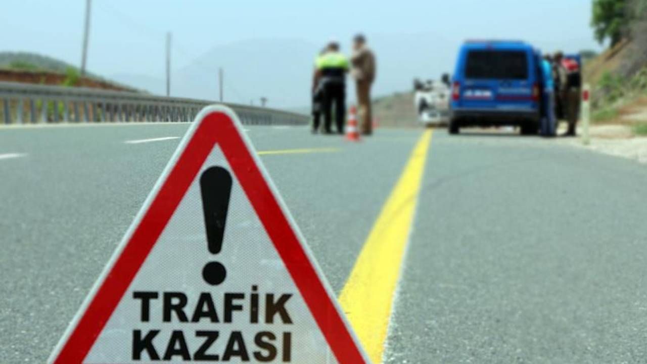 Bartın'da iki araç çarpıştı: Üç yaralı