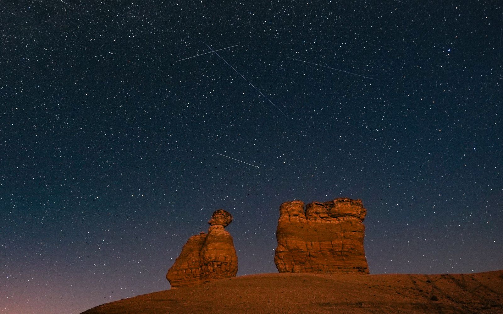 Perseid şöleni: Gökyüzü tutkunları yüksek rakımları bölgelere akın etti