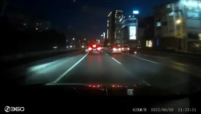 D-100'de motosiklet kazası: Ölümden kıl payı kurtuldular