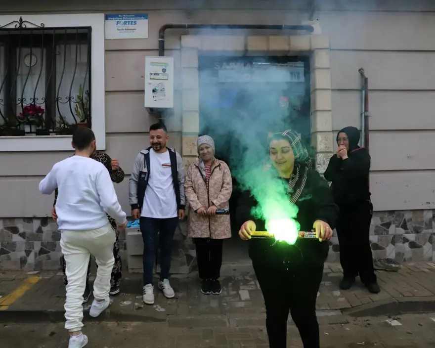Şam zindanında 14 ay! Manisalı Engin yurda döndü... Suriye'de yaşadıklarını tek tek anlattı 1 Şam zindanında 14 ay! Manisalı Engin yurda döndü... Suriye'de yaşadıklarını tek tek anlattı 1