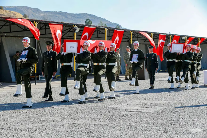 Pençe-Şimşek şehitleri için tören 