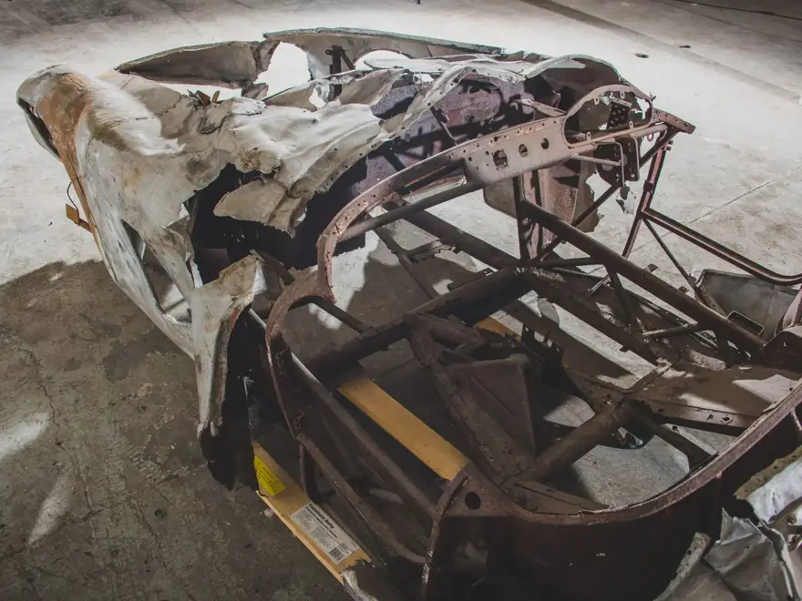 1954 model hurda Ferrari 2 milyon dolara satıldı 13