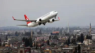 THY uçağı, rahatsızlanan yolcu nedeniyle gecikmeli kalktı