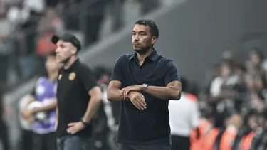 Giovanni van Bronckhorst'tan Muci ve Felix Uduokhai açıklaması