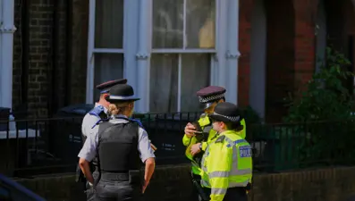 Londra’da bıçaklı saldırı: 5 kişi yaralandı, şüpheli aranıyor