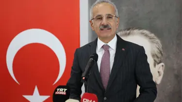 Bakan Uraloğlu: Depremden etkilenen illerimizde 300 kilometrelik yolda çalışmalarımıza devam ediyoruz