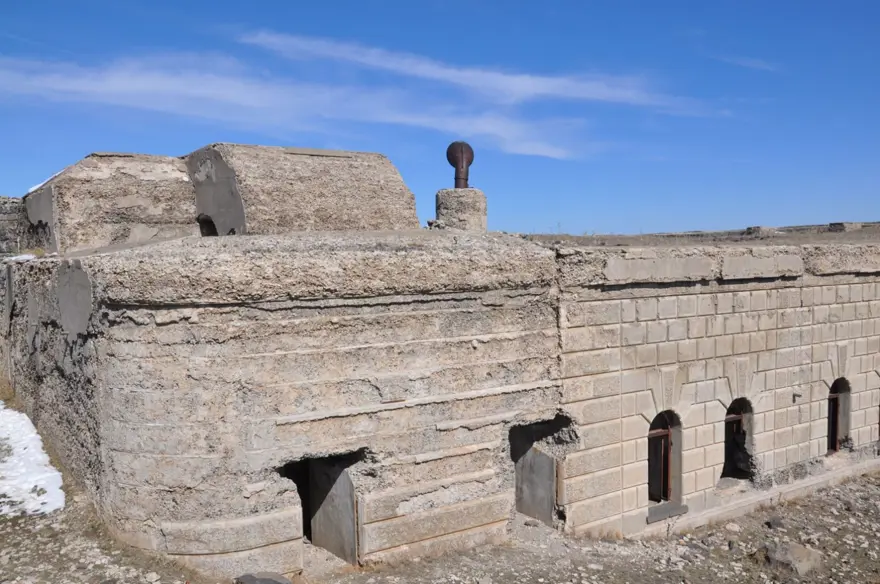 Osmanlı döneminden kalma 270 yıllık tarih hayvan barınağı olarak kullanılıyor 1 Osmanlı döneminden kalma 270 yıllık tarih hayvan barınağı olarak kullanılıyor 1