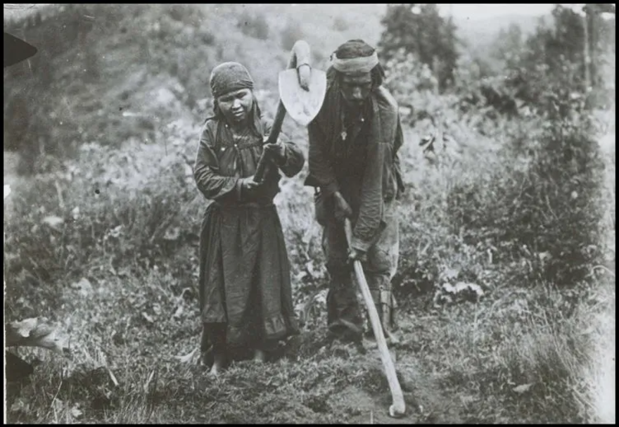 Bilim kurgu değil Türk boylarının 111 yıllık fotoğrafları. Gizemli heykeller, gelişmiş aletler, tanıdık kıyafetler (106 fotoğrafla gizemli Türk tarihi) 81