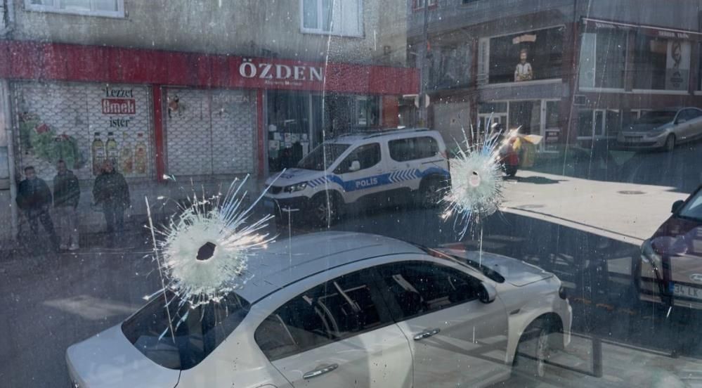 Bursa'da kıraathane kurşunlandı
