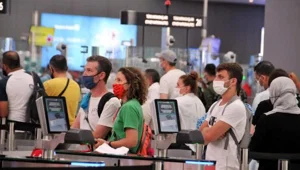 İstanbul Havalimanı'nda bayram öncesi yoğunluk: İki günde 2 bin 122 uçuş İstanbul Havalimanı'nda bayram öncesi yoğunluk: İki günde 2 bin 122 uçuş