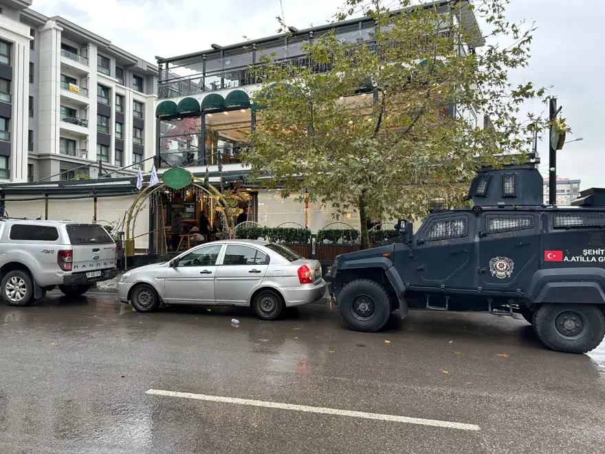İzmir'de FETÖ operasyonu: Gizli eyalet imamlarının da arasında bulunduğu 21 kişiye tutuklama İzmir'de FETÖ operasyonu: Gizli eyalet imamlarının da arasında bulunduğu 21 kişiye tutuklama