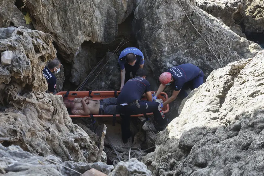 Antalya'da falezlerde can pazarı 3