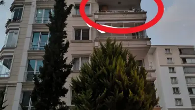Kedisini yakalamak isterken balkondan düştü