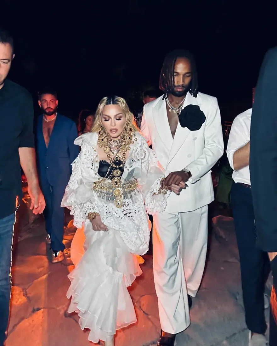 Pop müziğin ikonik ismi Madonna 66 yaşında 5