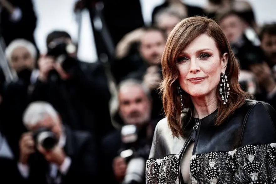 JULIANNE MOORE 13 JULIANNE MOORE 13