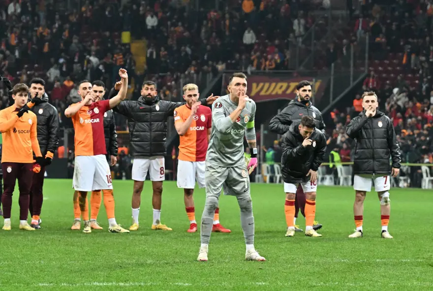 "Hakem penaltıyı atladı" (Spor yazarlarından Galatasaray-Sparta Prag maçı yorumu) 2