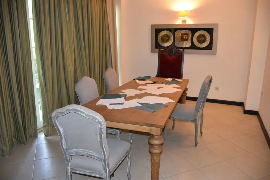 FETÖ'cü suikast timinin saldırdığı otelde o gecenin izleri silinmedi 7