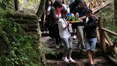 Sümela Manastırı'na giden yola taş düştü: 2 kişi yaralandı